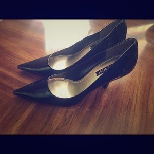 Nine West black pumps